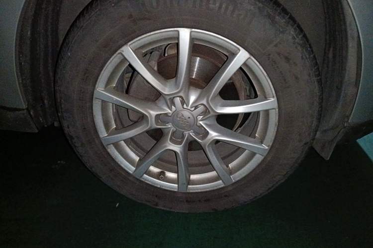 Used Audi Q5 2011 2.0TFSI Comfort Version Right Front Wheel Hub