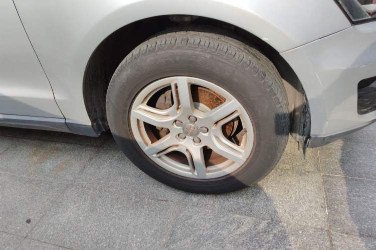 Used Audi Q5 2011 2.0TFSI Technology Model Right Front Wheel Hub