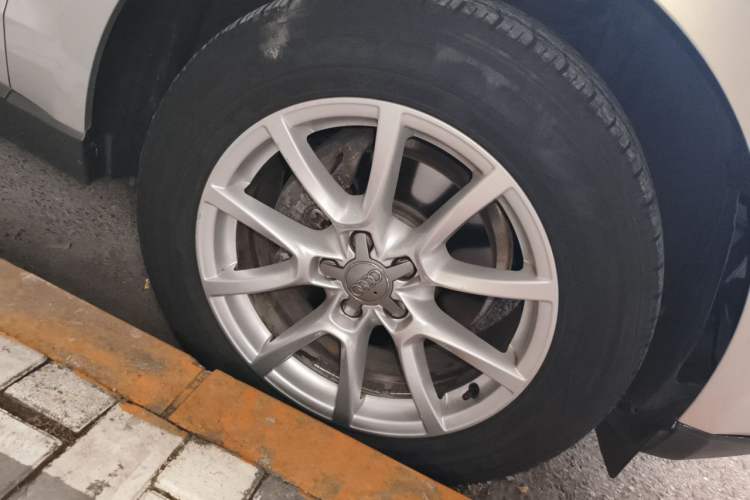 Used Audi Q5 2011 2.0TFSI Comfort Version Right Front Wheel Hub
