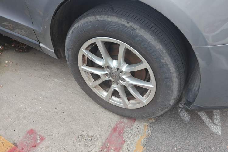 Used Audi Q5 2011 2.0TFSI Technology Model Right Front Wheel Hub