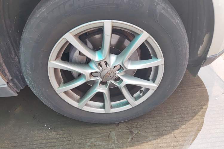 Used Audi Q5 2011 2.0TFSI Comfort Version Right Front Wheel Hub