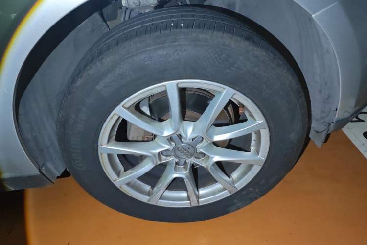 Used Audi Q5 2011 2.0TFSI Comfort Version Right Front Wheel Hub