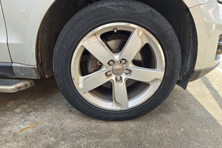 Used Audi Q5 2011 2.0TFSI Dynamic Edition Right Front Wheel Hub