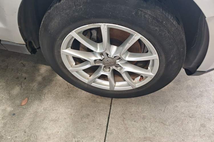 Used Audi Q5 2011 2.0TFSI Comfort Version Right Front Wheel Hub