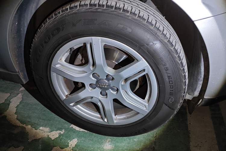 Used Audi Q5 2011 2.0TFSI Technology Model Right Front Wheel Hub