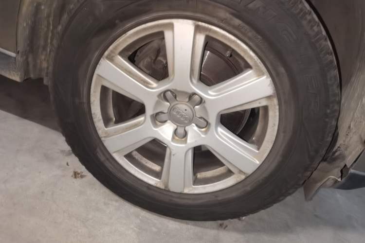 Used Audi Q5 2011 2.0TFSI Ambition Edition Right Front Wheel Hub