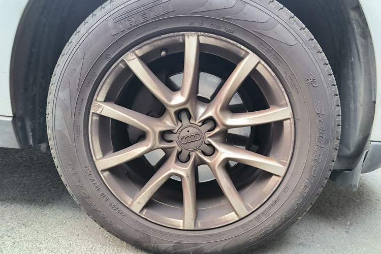 Used Audi Q5 2011 2.0TFSI Comfort Version Right Front Wheel Hub