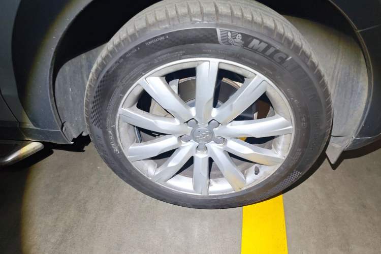 Used Audi Q5 2011 2.0TFSI Luxury Edition Right Front Wheel Hub