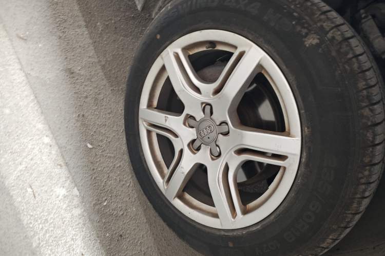 Used Audi Q5 2011 2.0TFSI Technology Model Right Front Wheel Hub