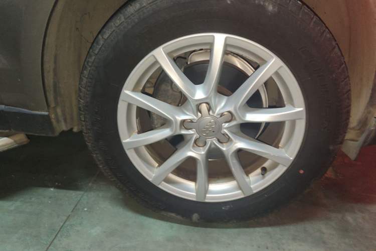 Used Audi Q5 2011 2.0TFSI Comfort Version Right Front Wheel Hub