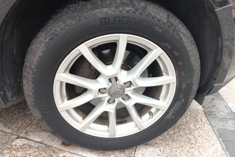 Used Audi Q5 2011 2.0TFSI Comfort Version Right Front Wheel Hub