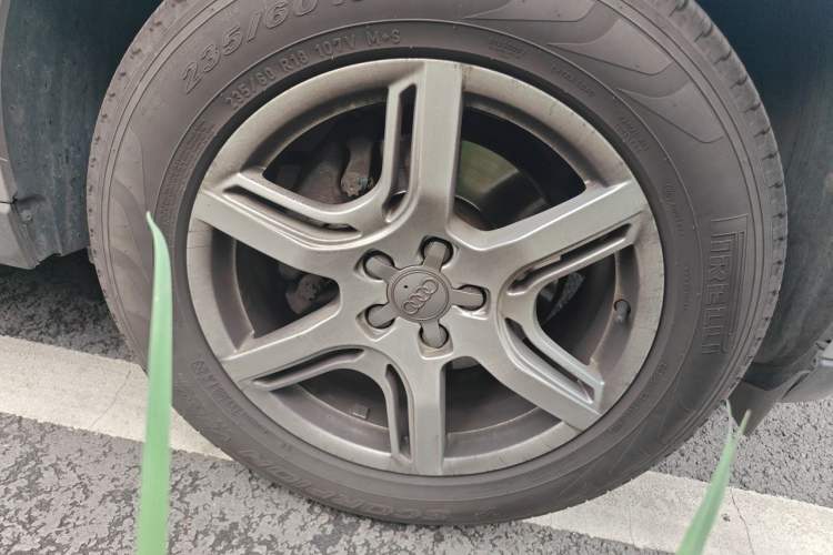 Used Audi Q5 2011 2.0TFSI Technology Model Right Front Wheel Hub