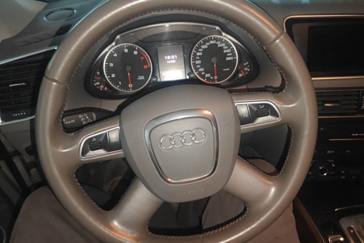 Used Audi Q5 2011 2.0TFSI Comfort Version Steering Wheel