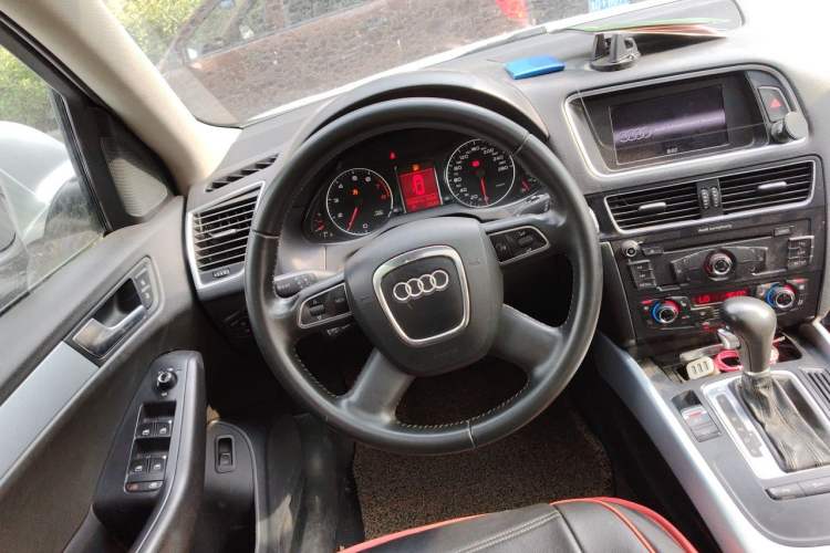 Used Audi Q5 2011 2.0TFSI Technology Model Steering Wheel