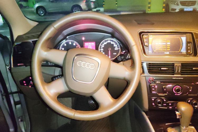 Used Audi Q5 2011 2.0TFSI Technology Model Steering Wheel