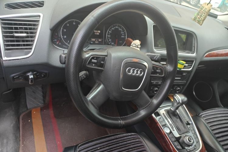 Used Audi Q5 2011 2.0TFSI Technology Model Steering Wheel