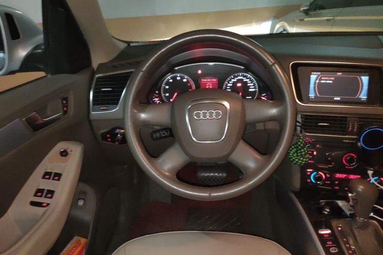 Used Audi Q5 2011 2.0TFSI Technology Model Steering Wheel