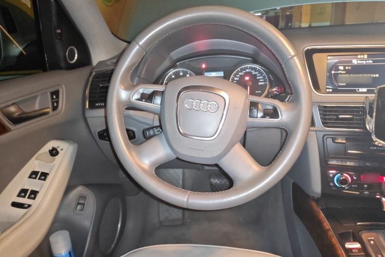 Used Audi Q5 2011 2.0TFSI Comfort Version Steering Wheel