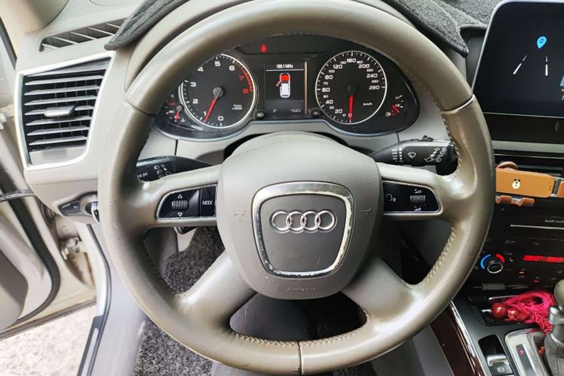 Used Audi Q5 2011 2.0TFSI Comfort Version Steering Wheel