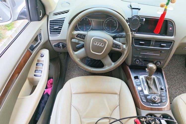Used Audi Q5 2011 2.0TFSI Comfort Version Steering Wheel