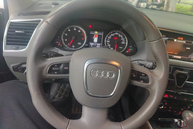 Used Audi Q5 2011 2.0TFSI Luxury Edition Steering Wheel
