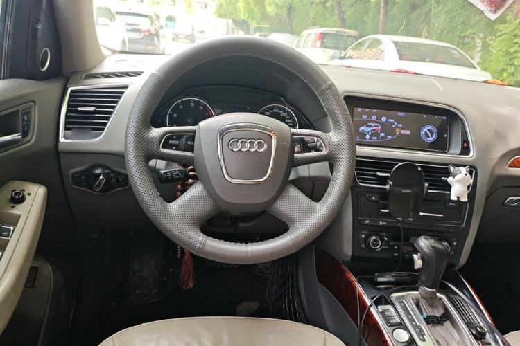 Used Audi Q5 2011 2.0TFSI Comfort Version Steering Wheel
