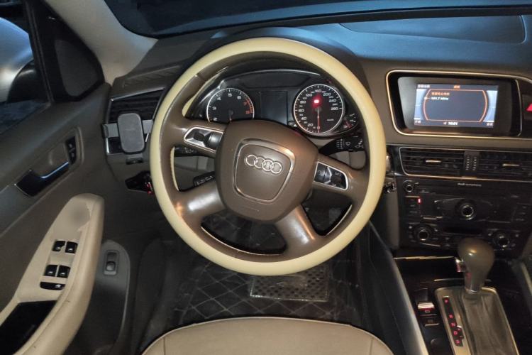Used Audi Q5 2011 2.0TFSI Technology Model Steering Wheel