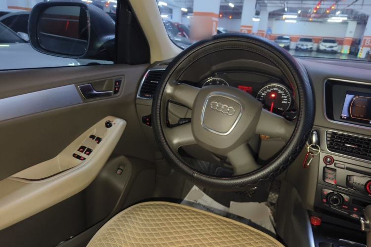 Used Audi Q5 2011 2.0TFSI Technology Model Steering Wheel