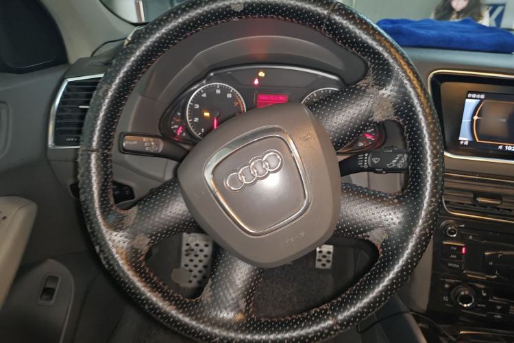 Used Audi Q5 2011 2.0TFSI Technology Model Steering Wheel