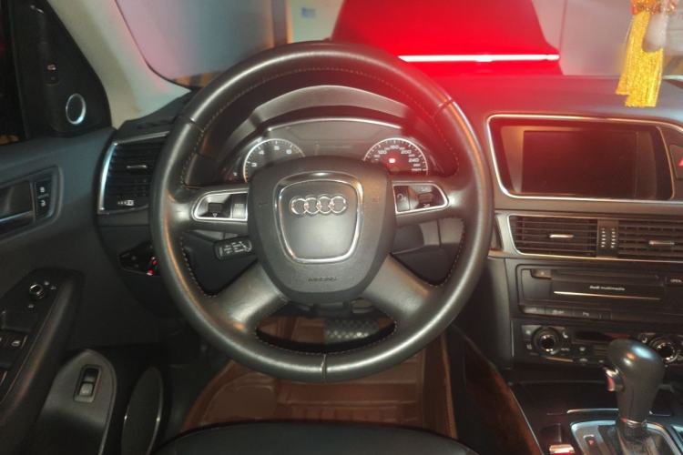 Used Audi Q5 2011 2.0TFSI Comfort Version Steering Wheel