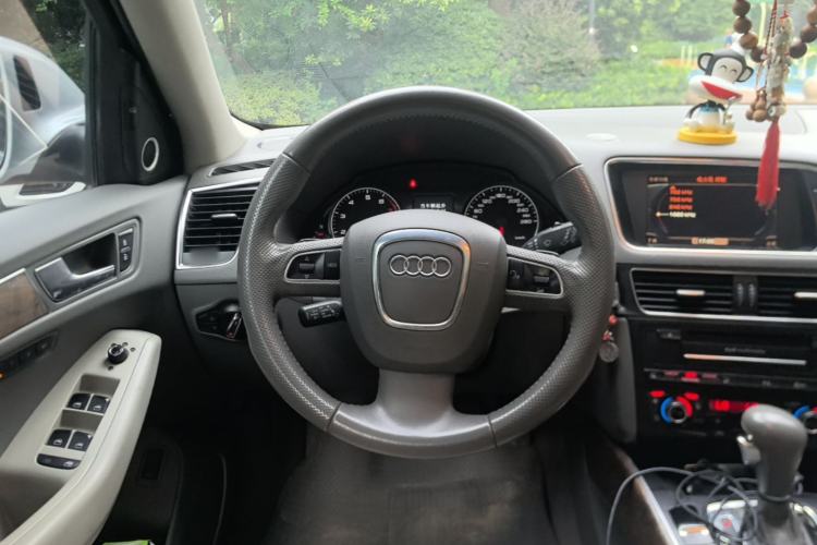 Used Audi Q5 2011 2.0TFSI Luxury Edition Steering Wheel