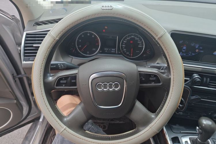 Used Audi Q5 2011 2.0TFSI Comfort Version Steering Wheel
