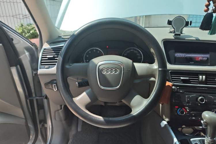 Used Audi Q5 2011 2.0TFSI Technology Model Steering Wheel