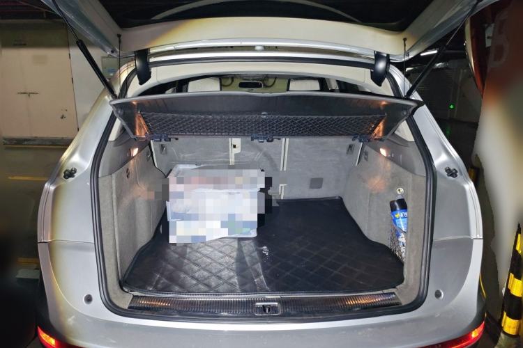 Used Audi Q5 2011 2.0TFSI Luxury Edition Trunk