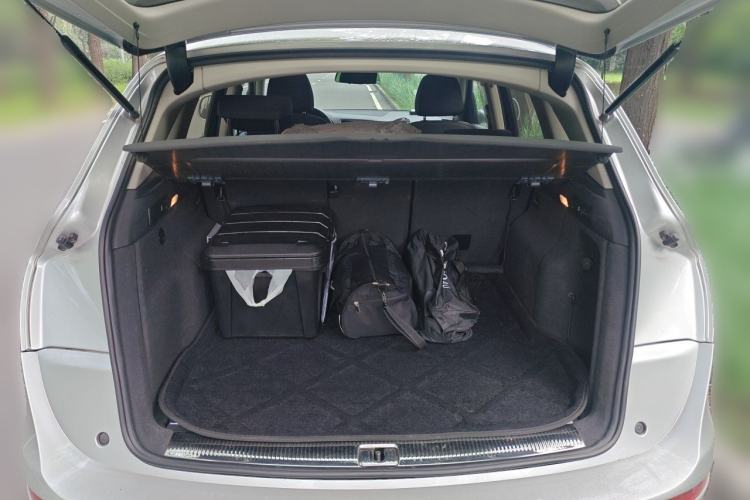 Used Audi Q5 2011 2.0TFSI Technology Model Trunk
