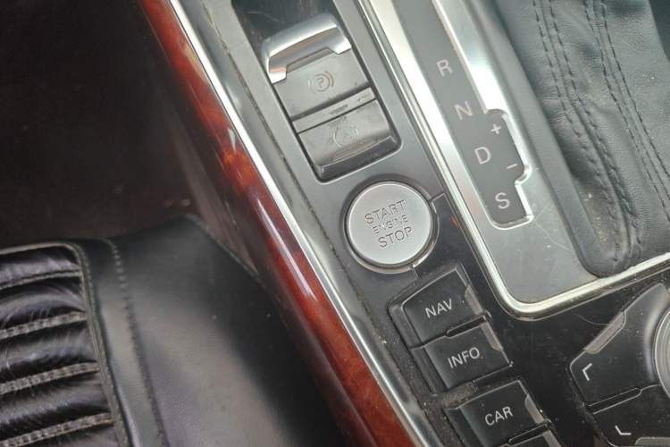 Used Audi Q5 2011 2.0TFSI Technology Model Vehicle Key