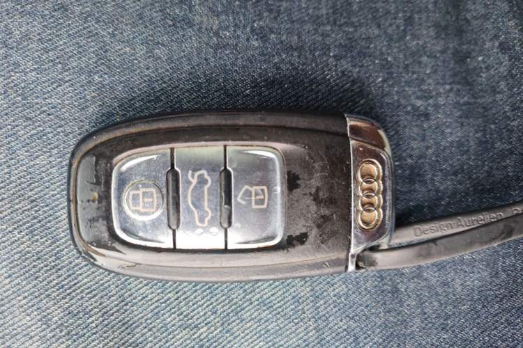 Used Audi Q5 2011 2.0TFSI Technology Model Vehicle Key