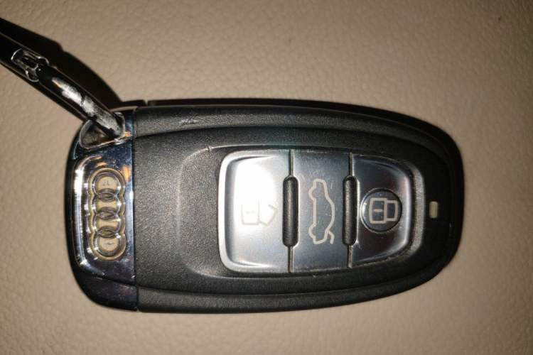 Used Audi Q5 2011 2.0TFSI Technology Model Vehicle Key