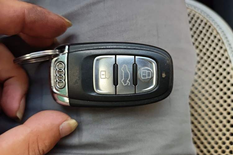 Used Audi Q5 2011 2.0TFSI Dynamic Edition Vehicle Key