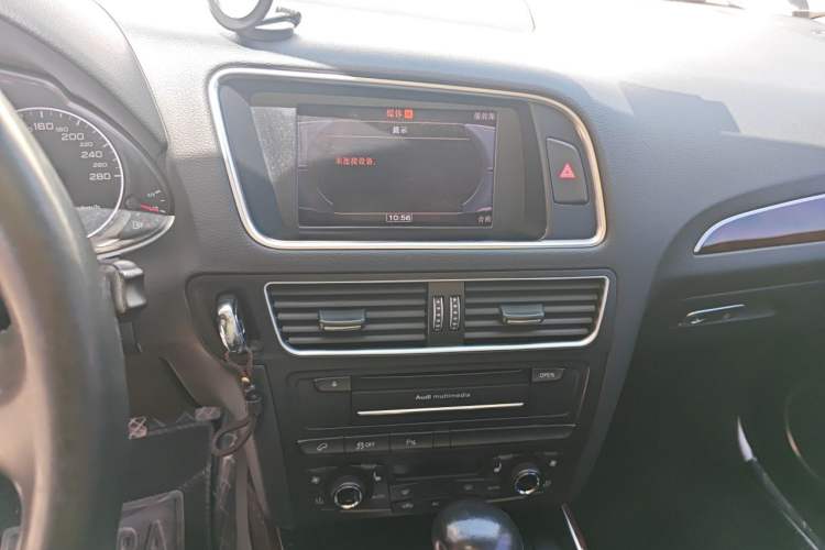 Used Audi Q5 2011 2.0TFSI Comfort Version Audio And AC Panel