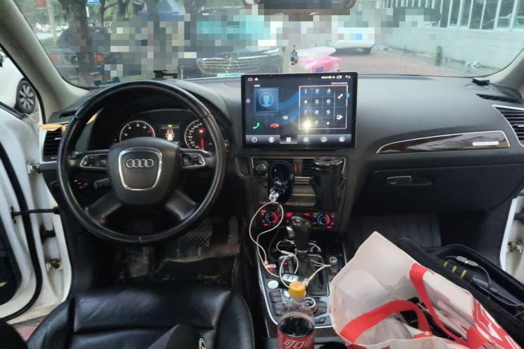 Used Audi Q5 2011 2.0TFSI Comfort Version Center Console
