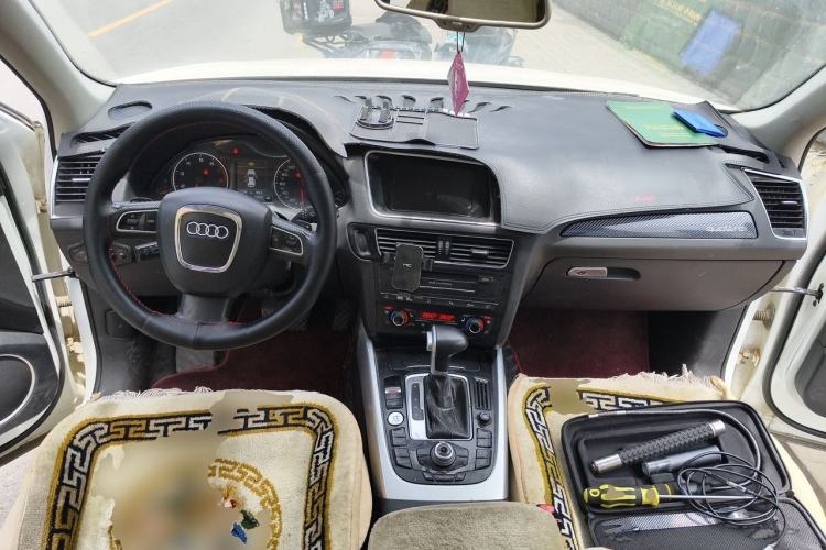 Used Audi Q5 2011 2.0TFSI Dynamic Edition Center Console