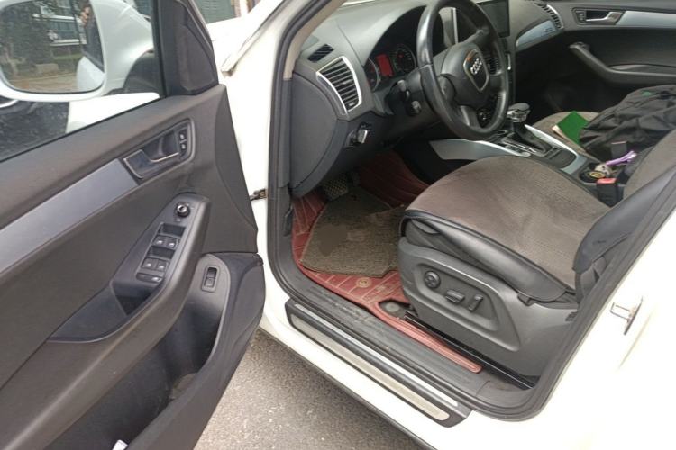 Used Audi Q5 2011 2.0TFSI Technology Model Driver Seat