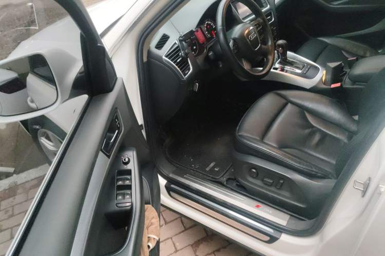 Used Audi Q5 2011 2.0TFSI Technology Model Driver Seat