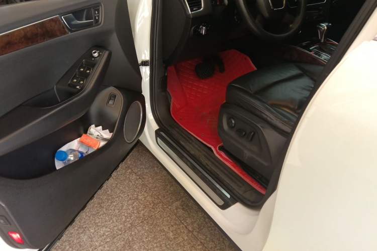 Used Audi Q5 2011 2.0TFSI Comfort Version Driver Seat