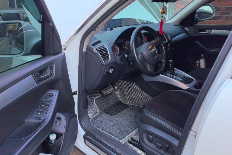 Used Audi Q5 2011 2.0TFSI Technology Model Driver Seat