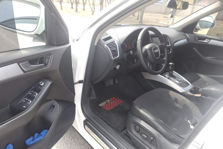 Used Audi Q5 2011 2.0TFSI Technology Model Driver Seat