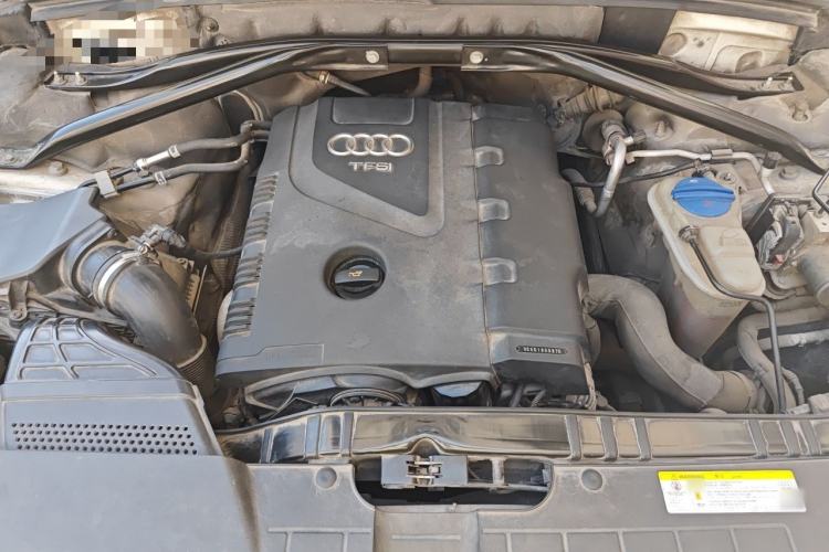 Used Audi Q5 2011 2.0TFSI Comfort Version Engine Bay