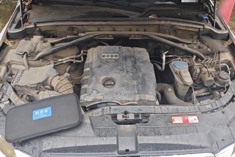 Used Audi Q5 2011 2.0TFSI Ambition Edition Engine Bay
