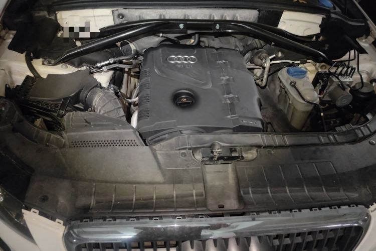 Used Audi Q5 2011 2.0TFSI Technology Model Engine Bay
